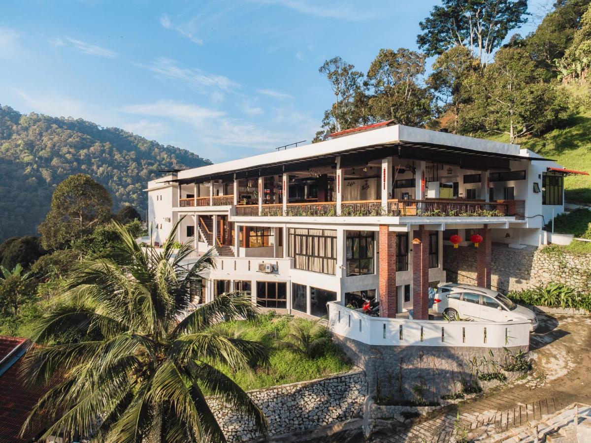 Ellin Forest Karaoke & Pool Resort Bukit Tinggi Bentong Zewnętrze zdjęcie
