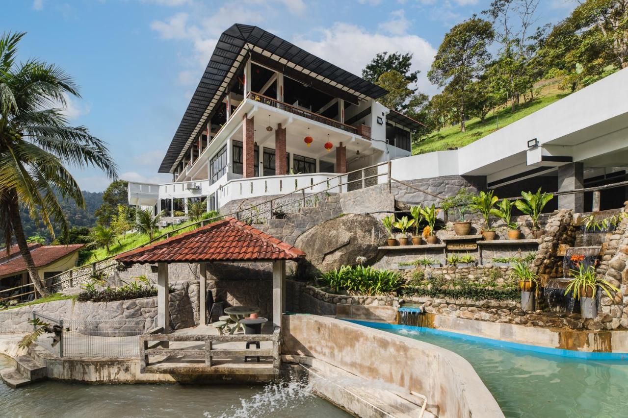 Ellin Forest Karaoke & Pool Resort Bukit Tinggi Bentong Zewnętrze zdjęcie