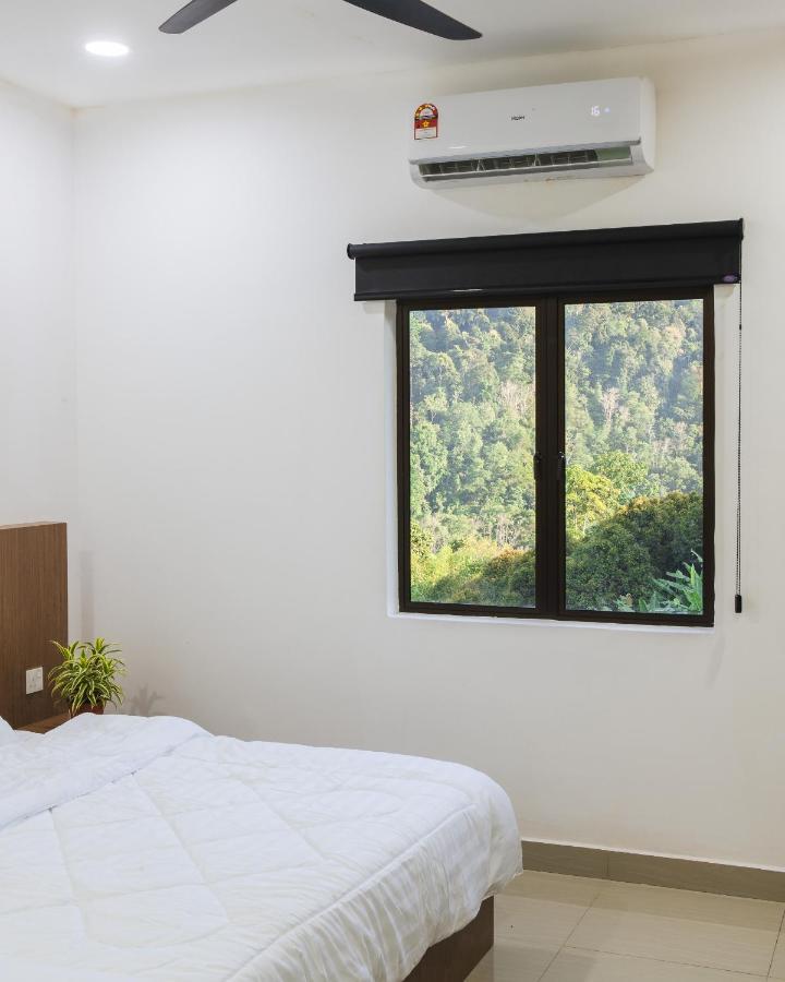 Ellin Forest Karaoke & Pool Resort Bukit Tinggi Bentong Zewnętrze zdjęcie