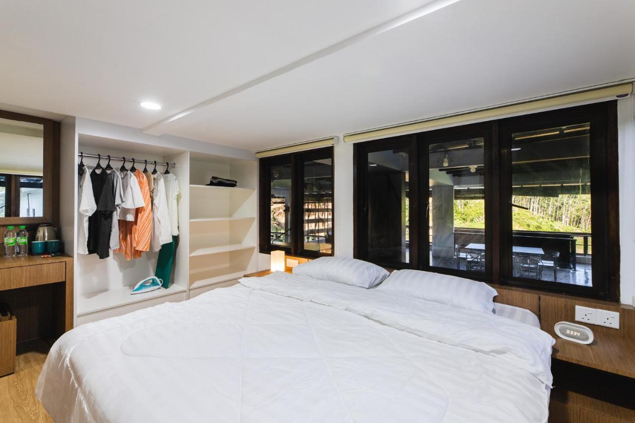 Ellin Forest Karaoke & Pool Resort Bukit Tinggi Bentong Zewnętrze zdjęcie