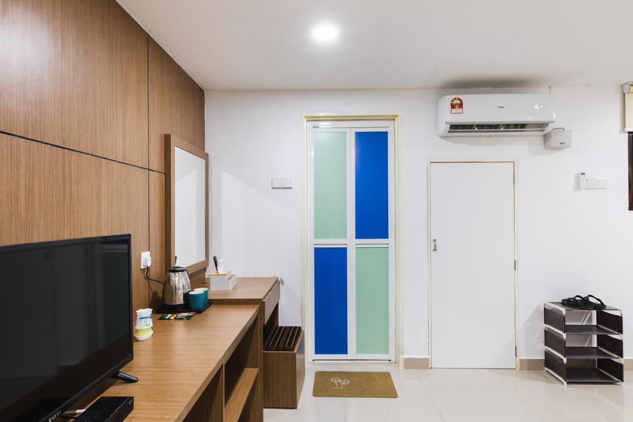 Ellin Forest Karaoke & Pool Resort Bukit Tinggi Bentong Zewnętrze zdjęcie